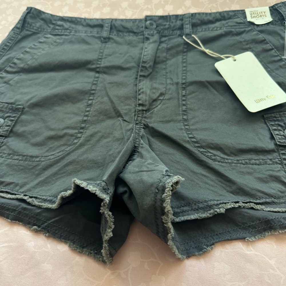 🆕Witty Fox Mid Rise Utility Shorts - Picture 7 of 12